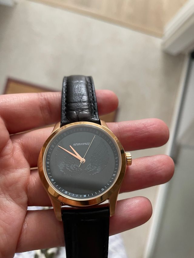 Reloj Aristocrazy cuero dorado