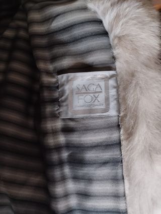 Abrigo Saga Fox beige y blanco
