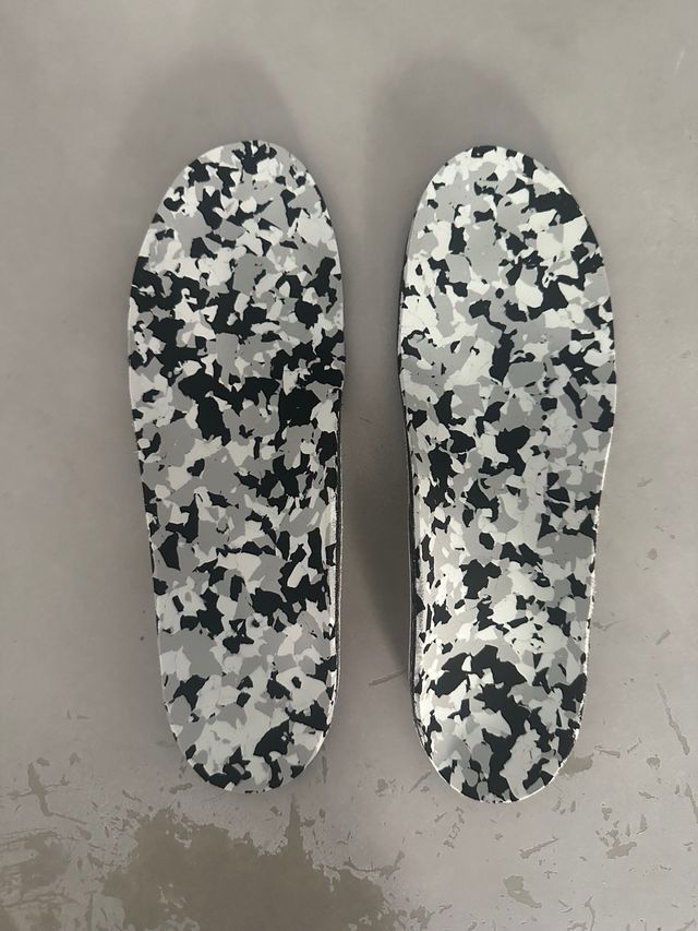 Plantillas ortopédicas - Gris y blanco