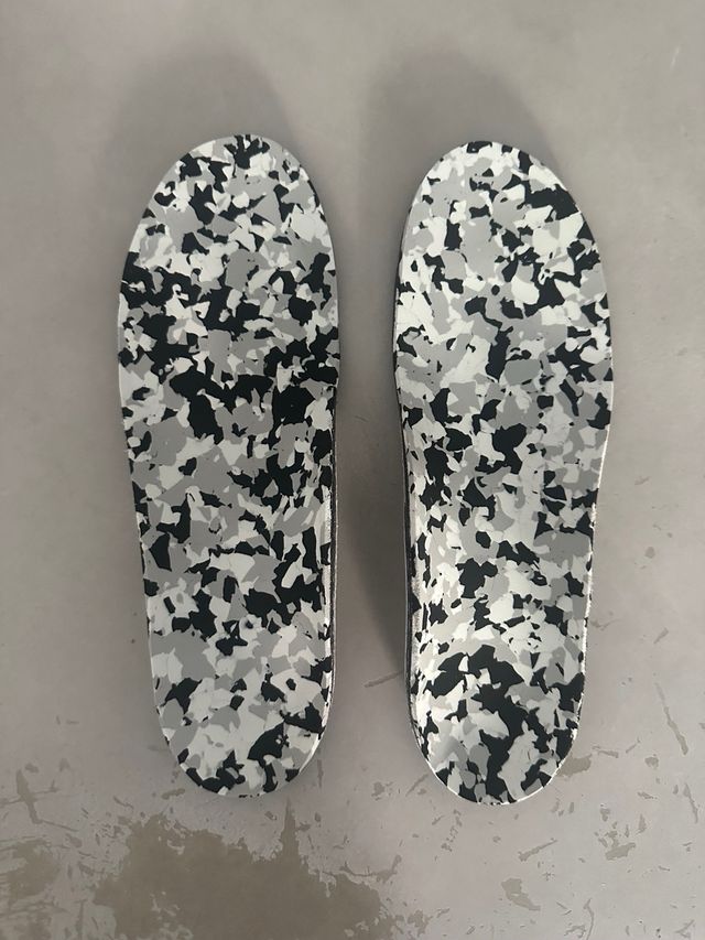 Plantillas ortopédicas - Gris y blanco