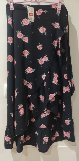 Falda midi pareo H&M negra flores rosas talla 38