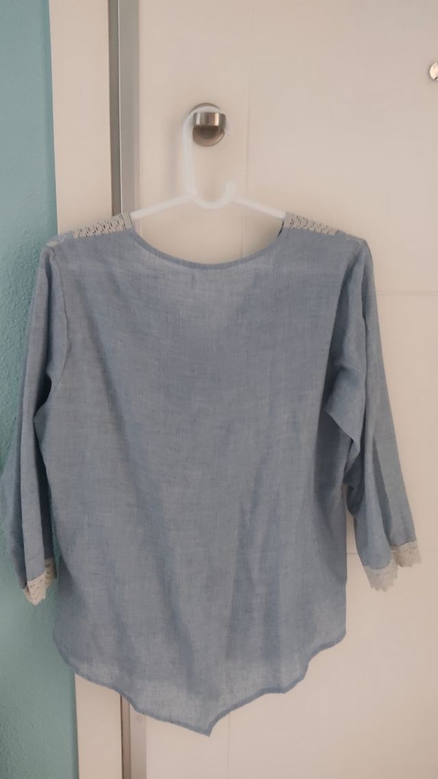 Blusa pico Sumitra azul claro L-XL
