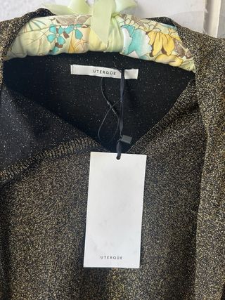 Blusa Uterqüe dorada talla S nuevo
