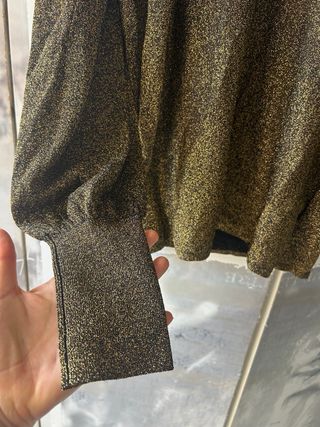 Blusa Uterqüe dorada talla S nuevo