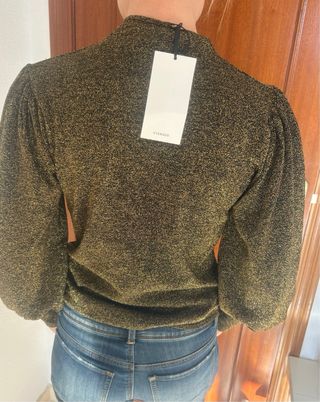 Blusa Uterqüe dorada talla S nuevo