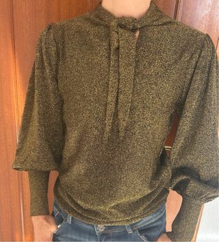 Blusa Uterqüe dorada talla S nuevo