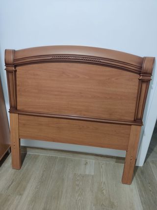 Cabecero clásico para cama de 105 cm - NUEVO