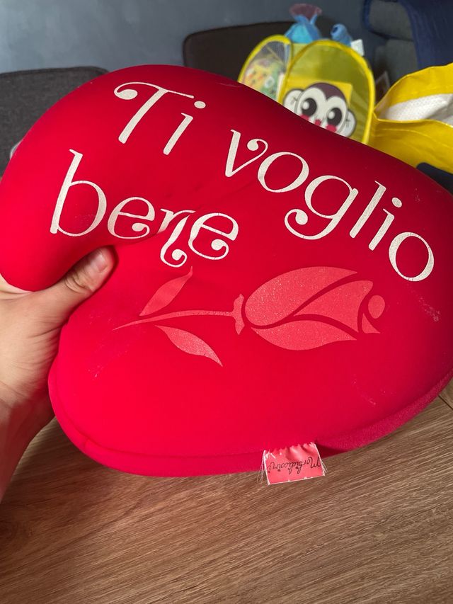 Cuscino a forma di cuore - Ti Voglio Bene