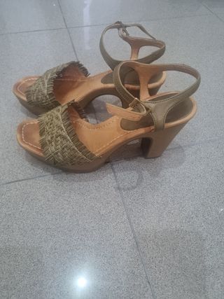 Zapatos plataforma caqui