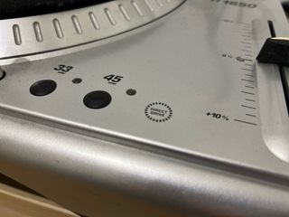 Numark TT1650 - Tocadiscos de Tracción Directa