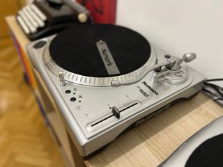 Numark TT1650 - Tocadiscos de Tracción Directa