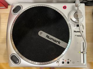 Numark TT1650 - Tocadiscos de Tracción Directa