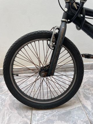 Bicicleta BMX negra usada