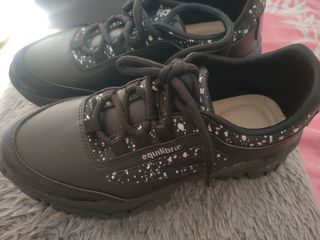 Zapatillas Equilibrio negras