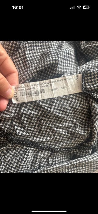 Vestido blanco y negro
