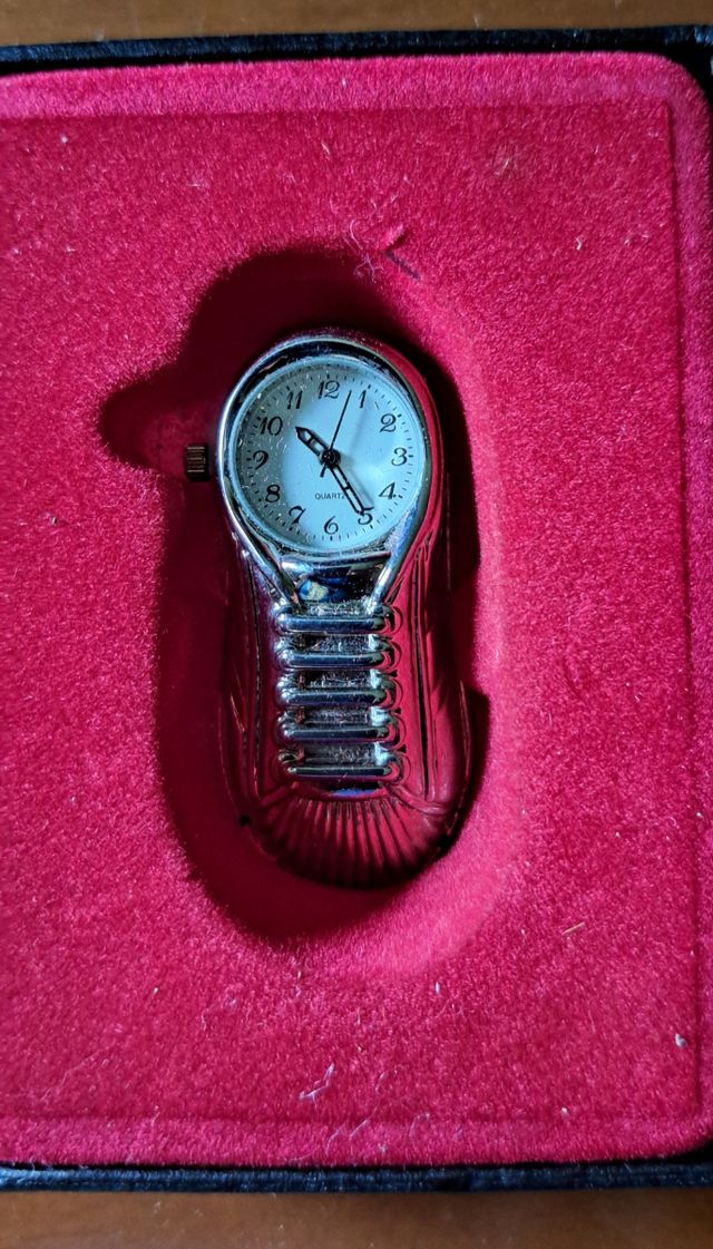 Orologio miniatura stile antico