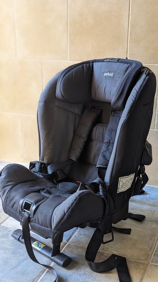Silla coche contramarcha AXKID