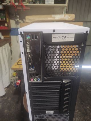 PC sobremesa AMD A6-6400K