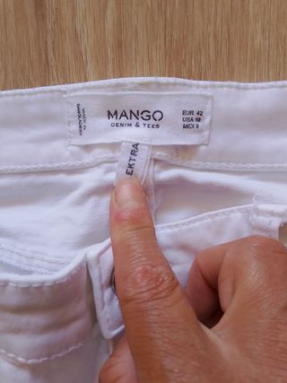 Pantalones blancos rotos M