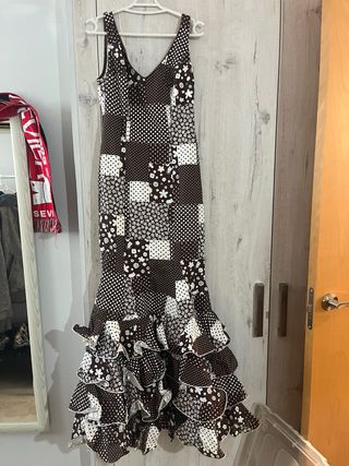 Traje Flamenca marrón y blanco