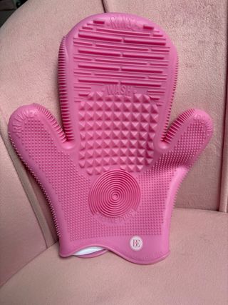 Guante limpia brochas maquillaje