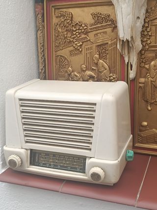 Radio antigua baquelita años 50