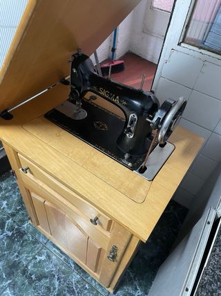 Máquina coser Sigma + mueble