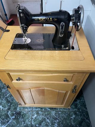 Máquina coser Sigma + mueble