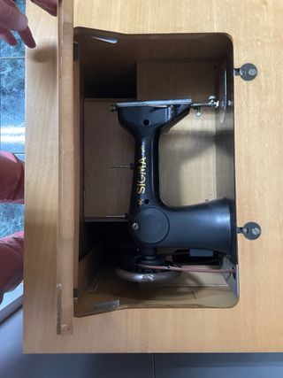 Máquina coser Sigma + mueble