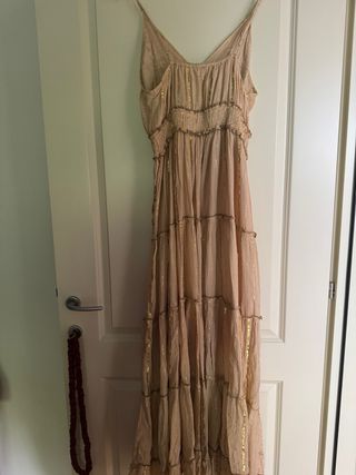 Vestito lungo beige e oro