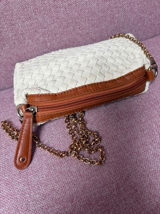 Bolso bandolera blanco y marrón