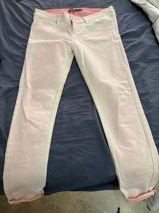 Jeans Levis rosa-blanco, talla M