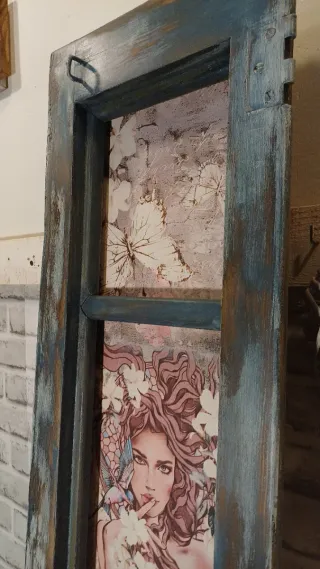 Porticón antiguo de madera