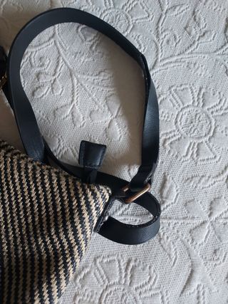 Bolso bandolera beige y negro