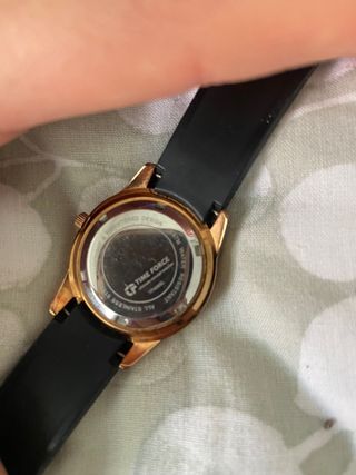 Reloj Time Force negro y dorado