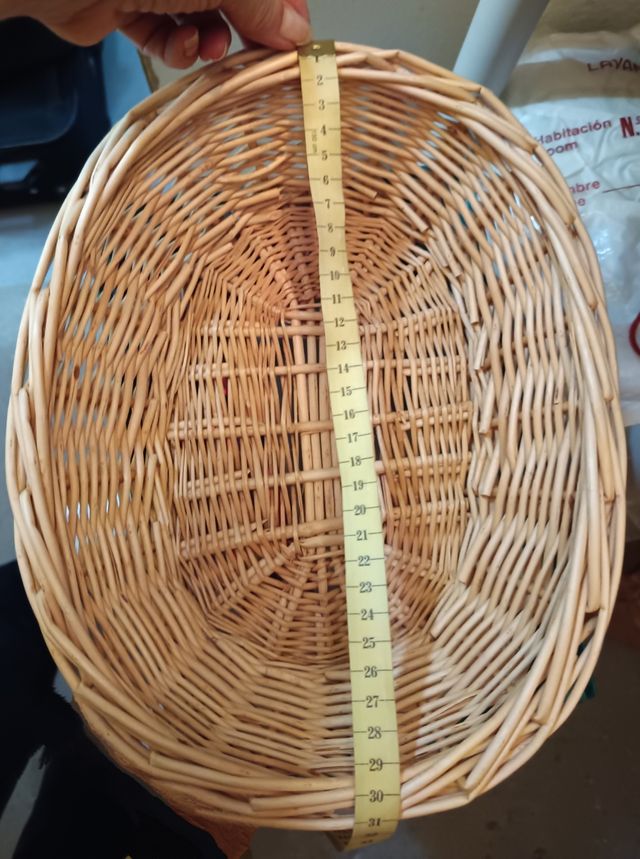 Cesta mimbre ovalada.