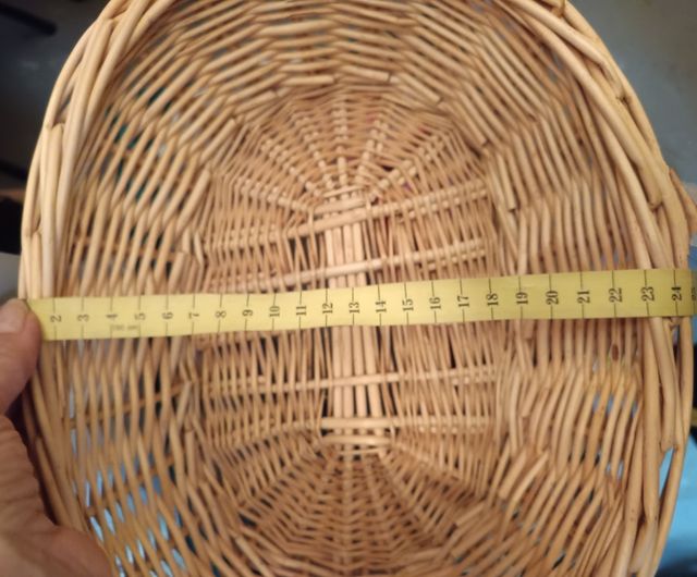 Cesta mimbre ovalada.