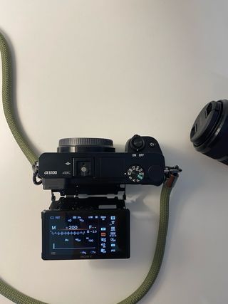 Soni alpha a 6100 con 2 obiettivi