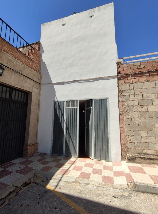 ¡SE VENDE CASA DE 134m² POR SOLO 60.000€!