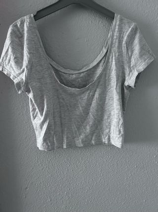 Top corto gris