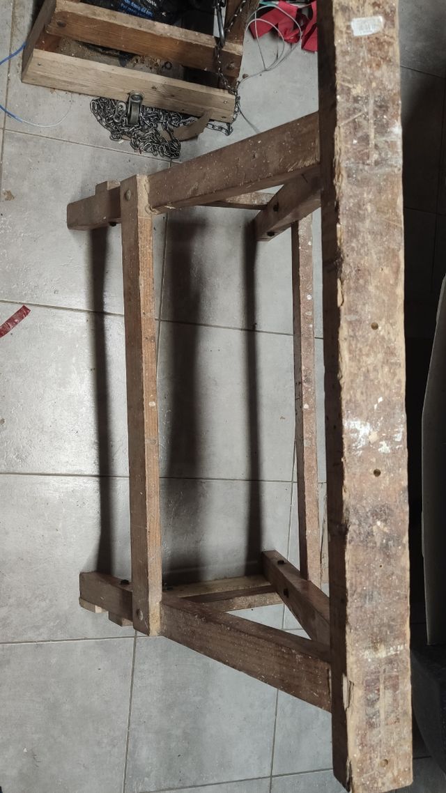 Caballete madera antiguo