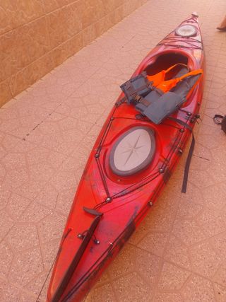 Se vende Kayak 1 persona rojo