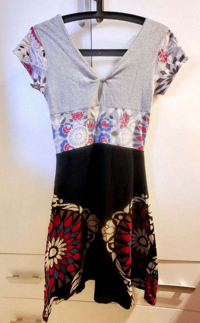 Vestido Desigual estampado floral multicolor