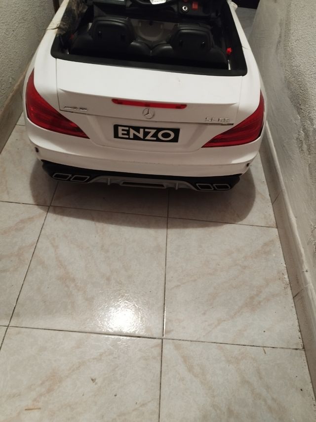 Coche eléctrico infantil