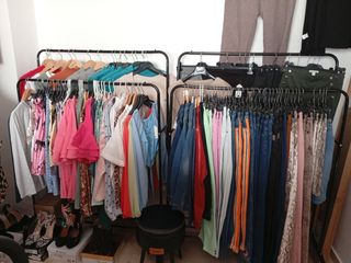 Se venden lotes de ropa nueva de mujer, bebé 1€