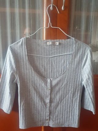 Top Stradivarius gris talla S