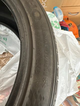 Par de neumaticos KUMHO 235/40ZR18
