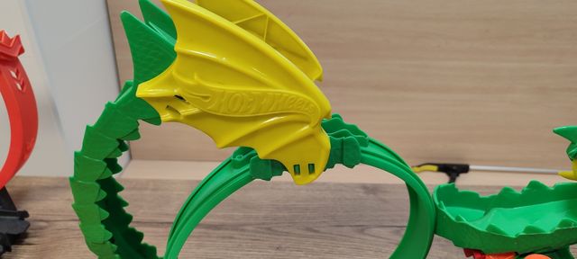 Hot Wheels Dragón Furioso Pista