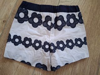 2 pantaloncini bimbo Chicco Microbe 6-9 mesi