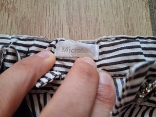 2 pantaloncini bimbo Chicco Microbe 6-9 mesi